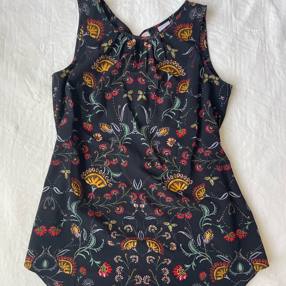 CAbi 3621 Legend Blouse Sleeveless Top Tie Back Black Floral Small